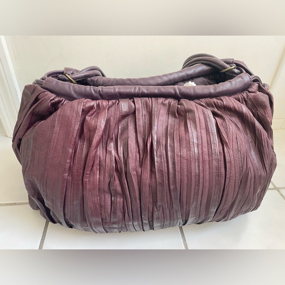 ⭐️HP⭐️Anthropologie|Scrunched Leather Hobo - Picture 2 of 11